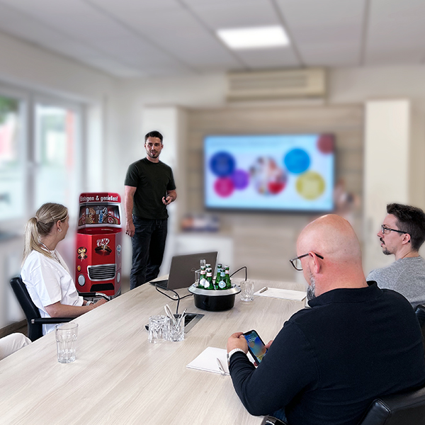 Teammeeting von Petri Mitarbeitenden